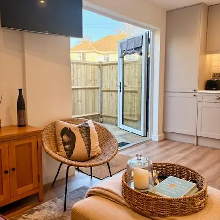 Tivoli Cottage Minutes From Ruh - Close To Centre-3
